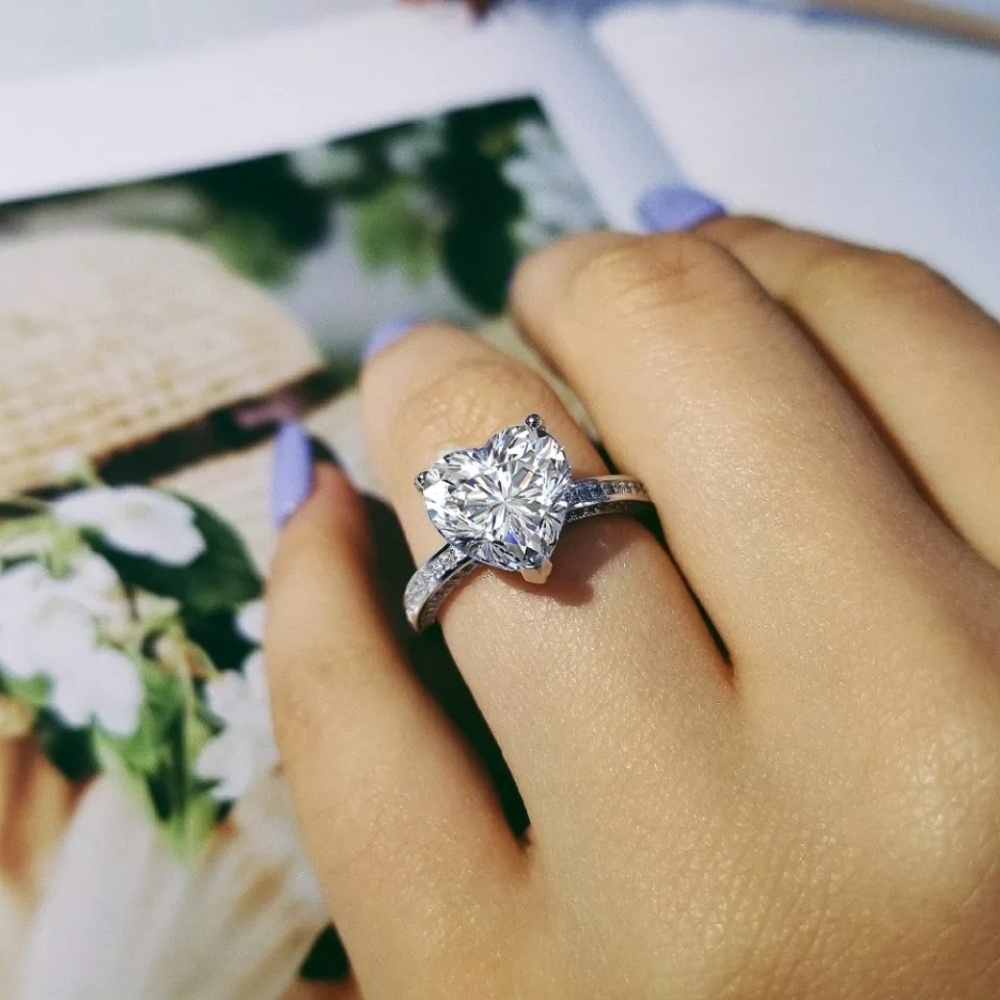 Pretty Heart Diamond Ring - Picture 5 of 5
